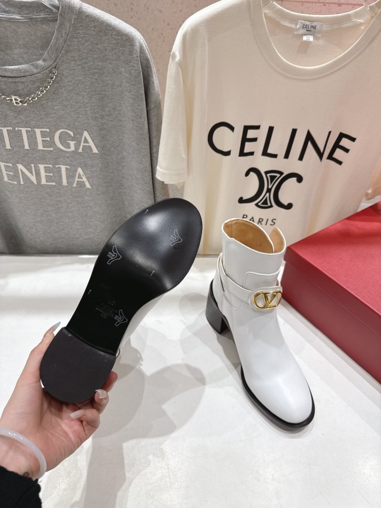 Ankle boots фото 9