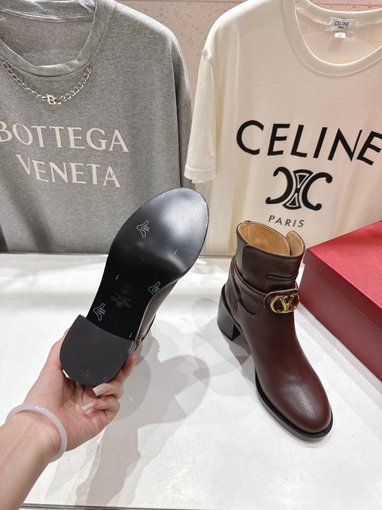 Ankle boots фото 9