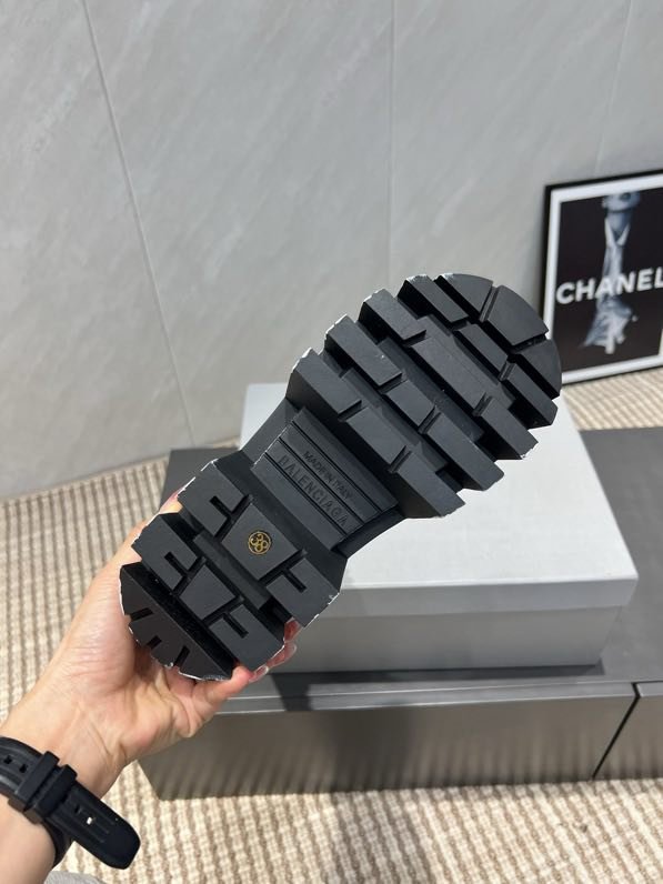 Ботинки Balenciaga Bulldozer кожаные фото 6