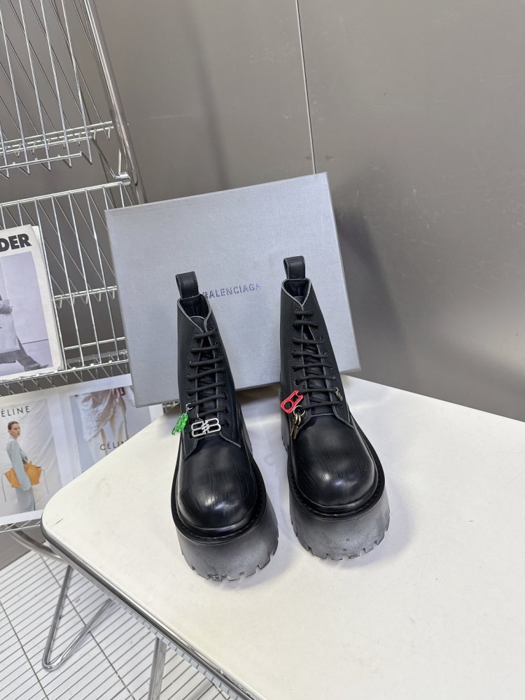 Ботинки BALENCIAGA STRIKE женские фото 2