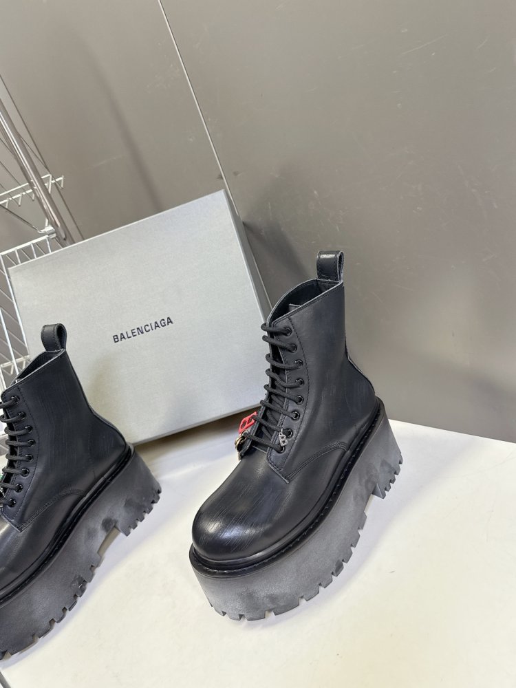 Ботинки BALENCIAGA STRIKE женские фото 4