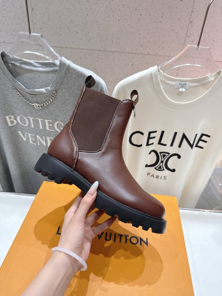 Ботинки Chelsea на толстой подошве женские