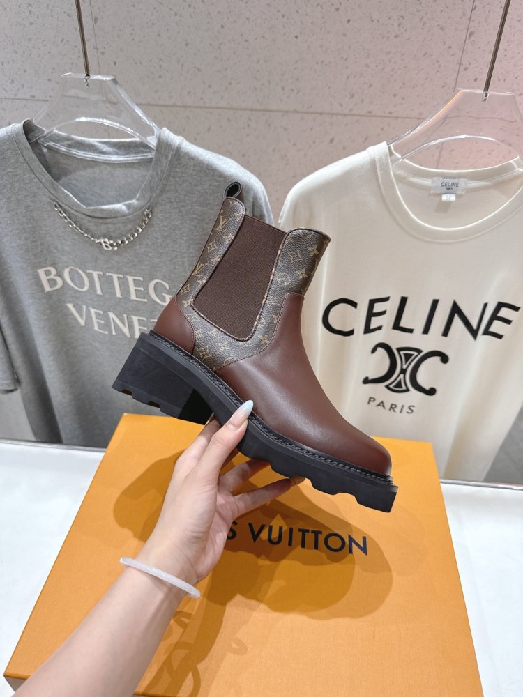 Ботинки Chelsea на толстой подошве женские