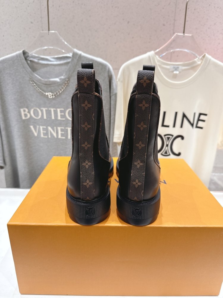 Ботинки Chelsea на толстой подошве женские фото 8