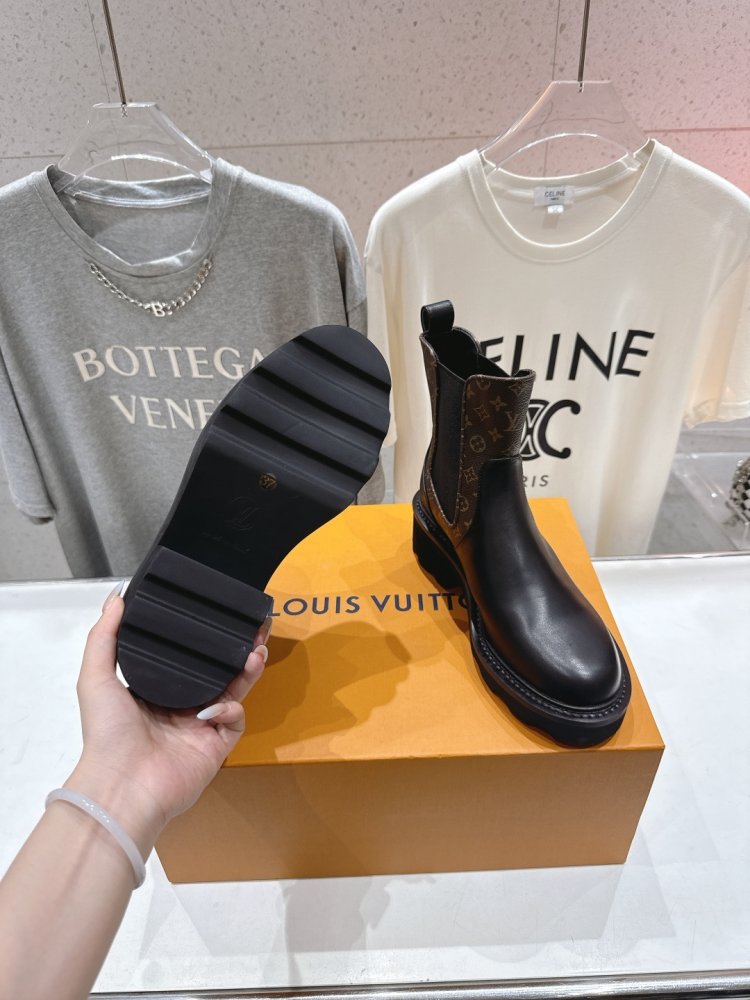 Ботинки Chelsea на толстой подошве женские фото 9