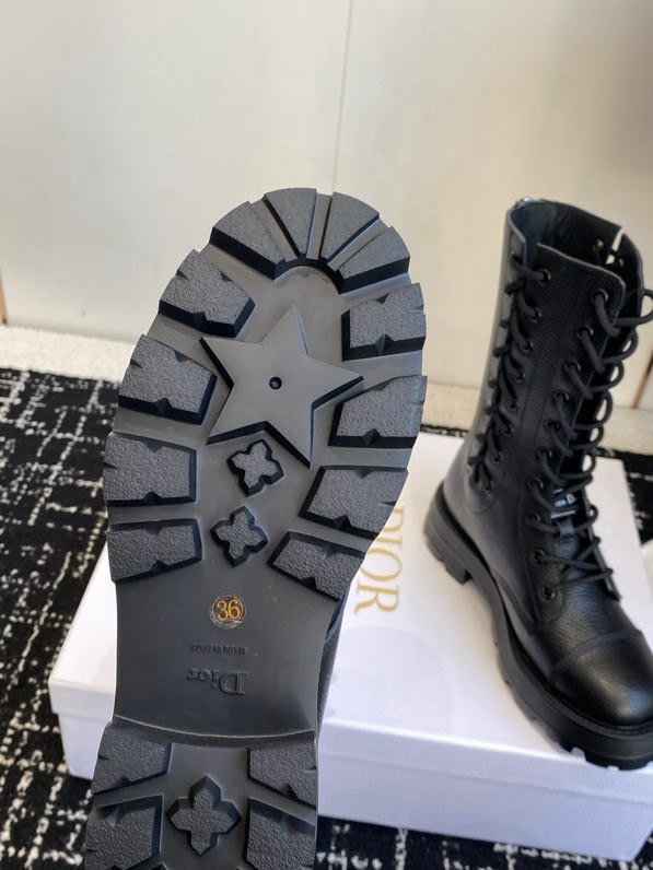 Boots leather on lace фото 2