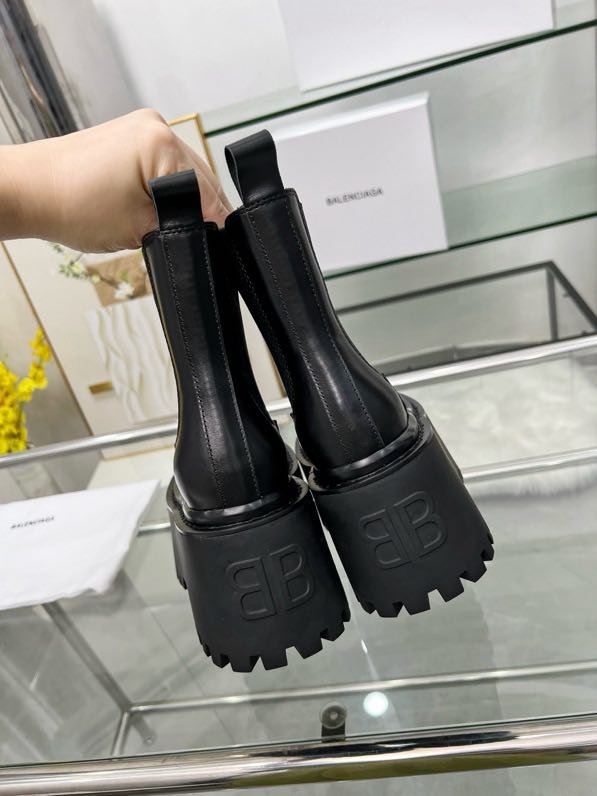 Boots leather on high soled фото 4