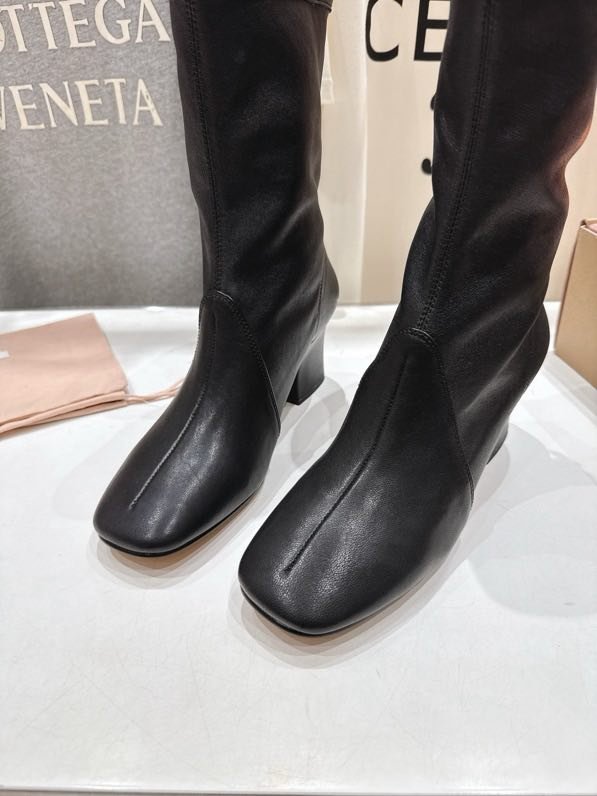 Boots leather on high heel фото 2