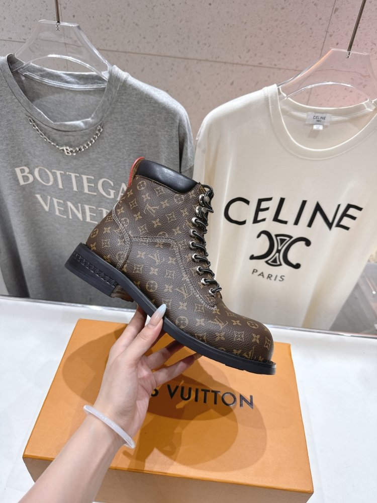 Ботинки кожаные женские