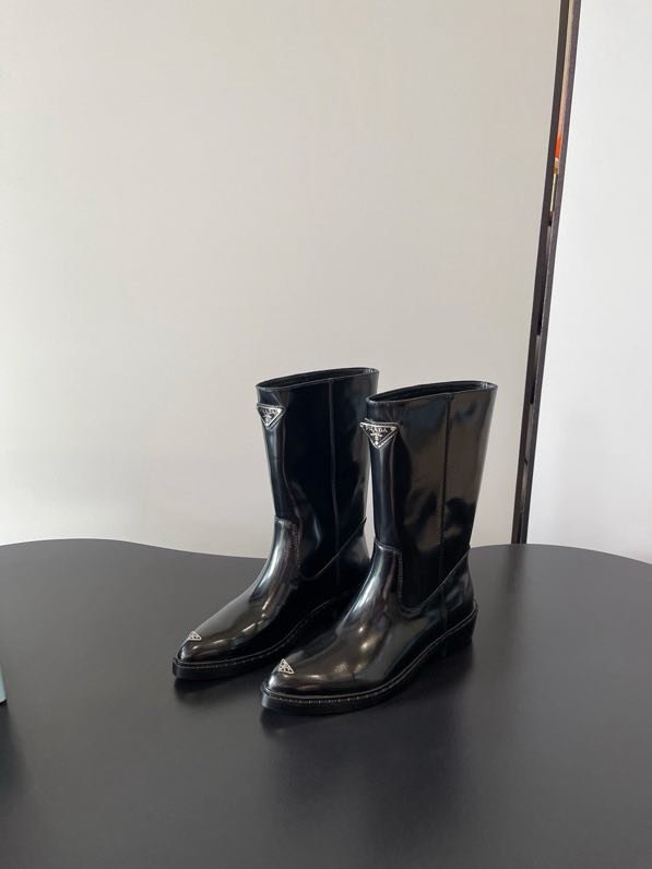 Ботинки кожаные женские