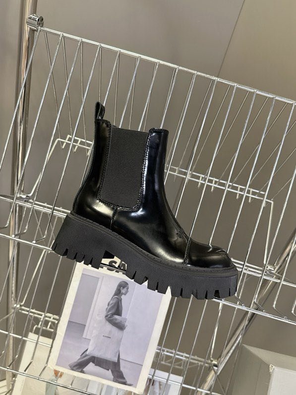 Boots leather women's фото 5