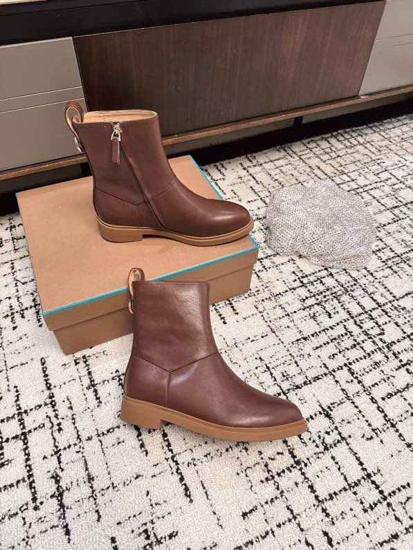 Boots leather women's фото 6