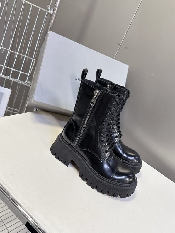 Boots leather women's фото 6