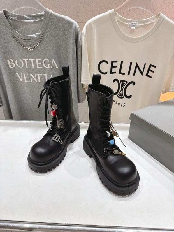 Boots leather women's фото 6