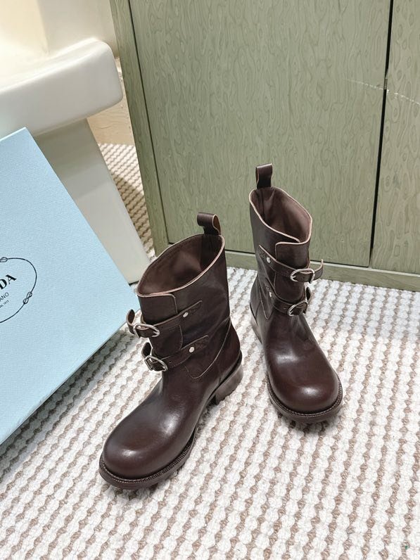 Boots leather women's фото 6