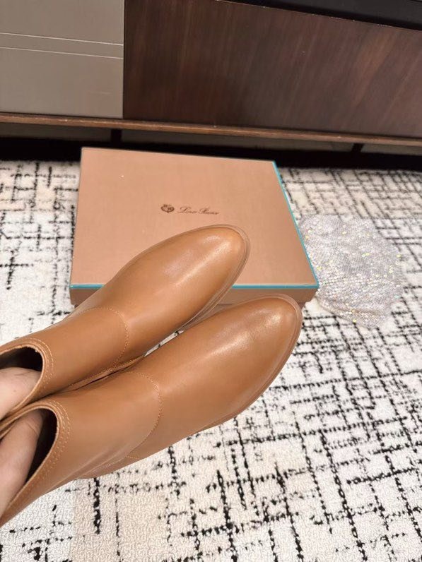 Boots leather women's фото 8