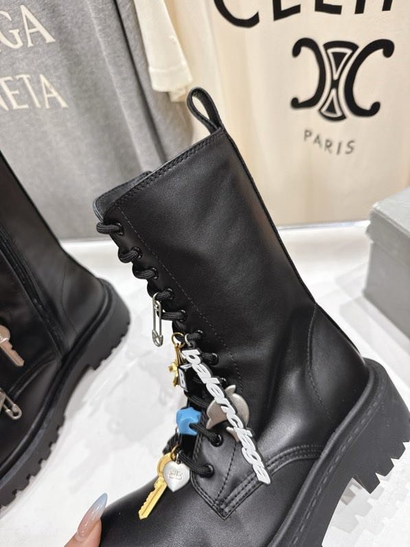 Boots leather women's фото 8