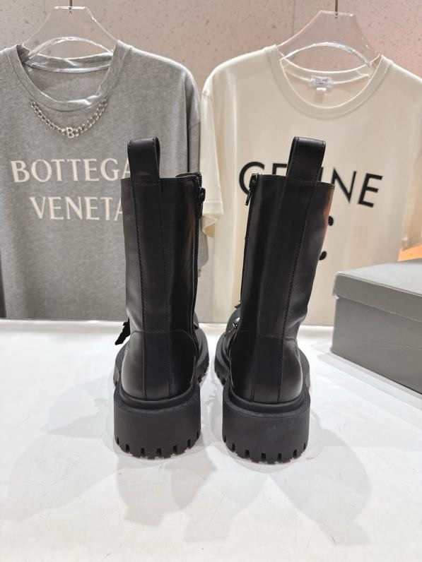 Boots leather women's фото 9