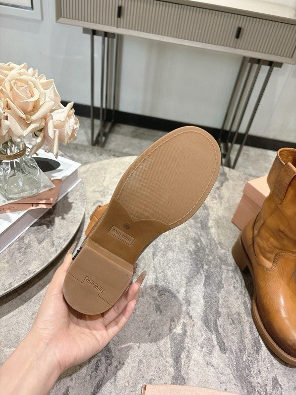 Boots leather women's фото 9