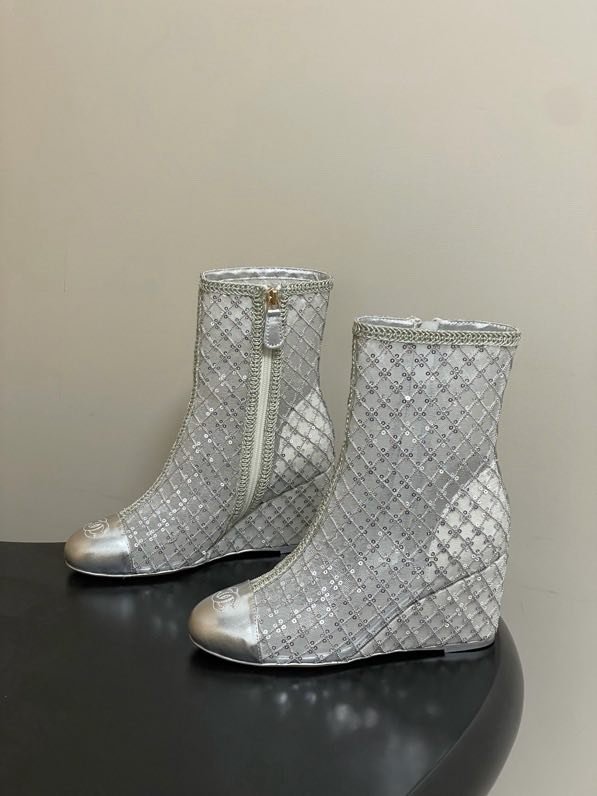 Ботинки кружевные женские 26B