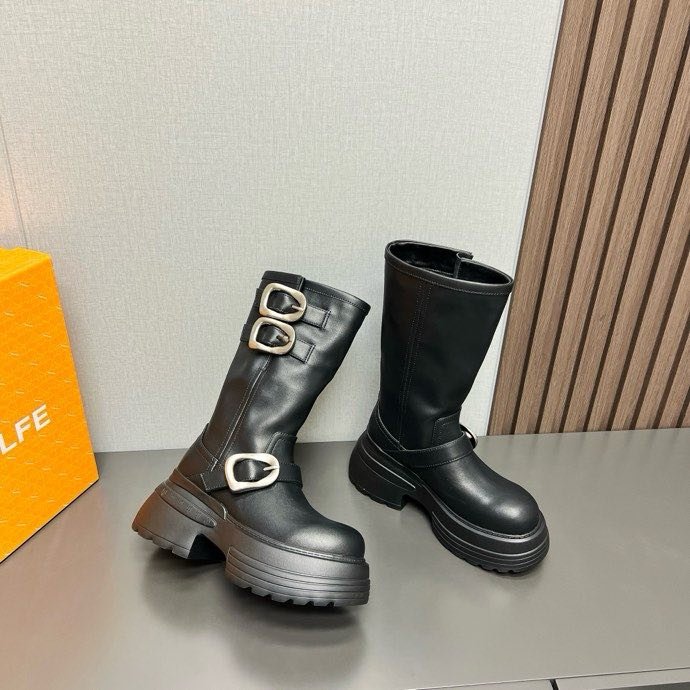 Черевики на платформі