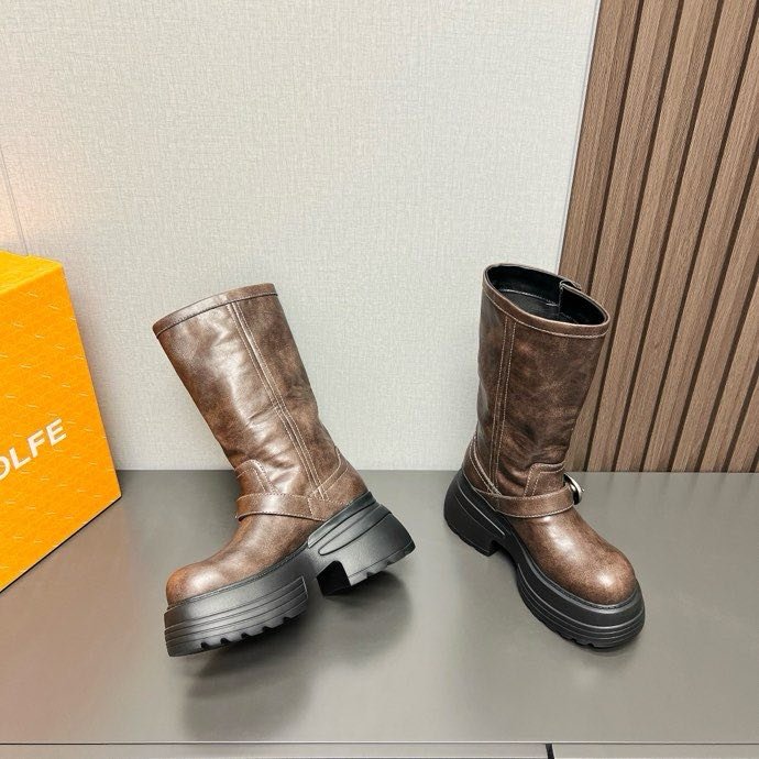 Boots on platform фото 2