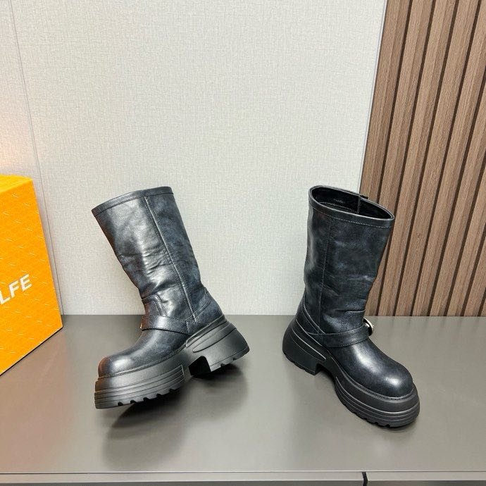 Boots on platform фото 2