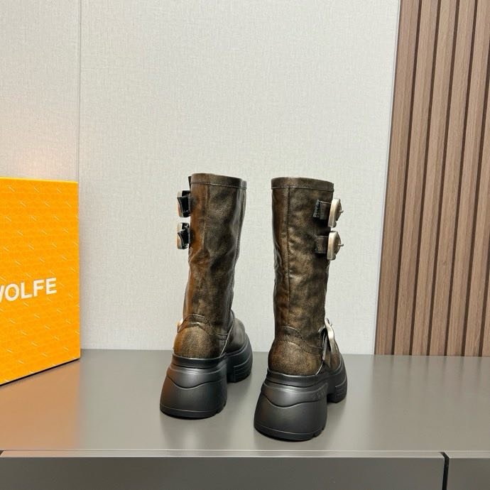 Boots on platform фото 3