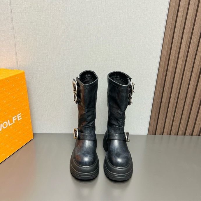 Boots on platform фото 3