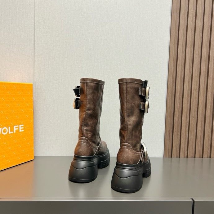 Boots on platform фото 4