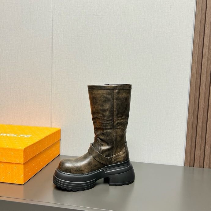 Boots on platform фото 5