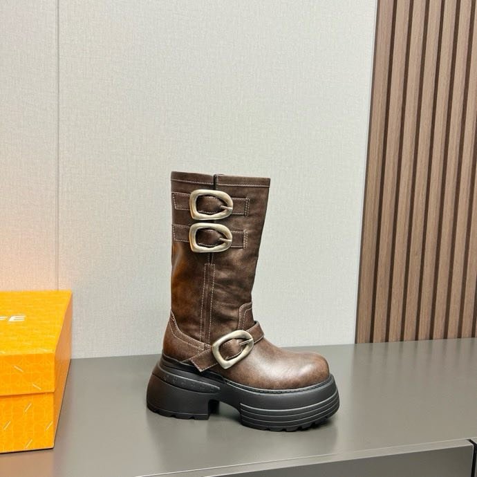 Boots on platform фото 6