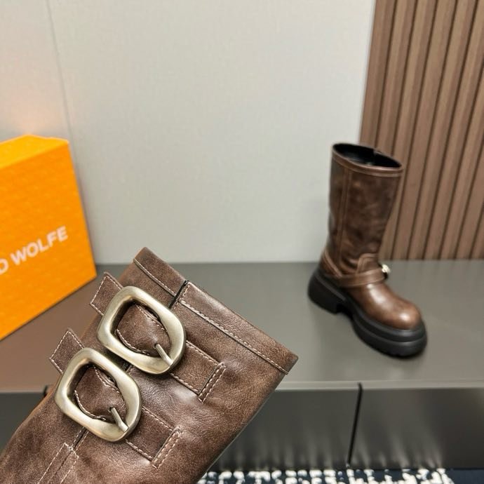 Boots on platform фото 7