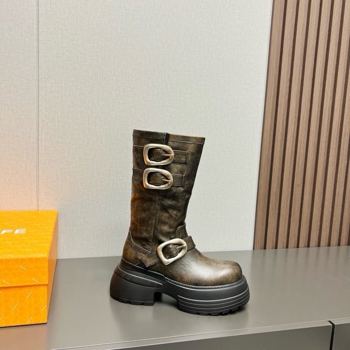 Boots on platform фото 7