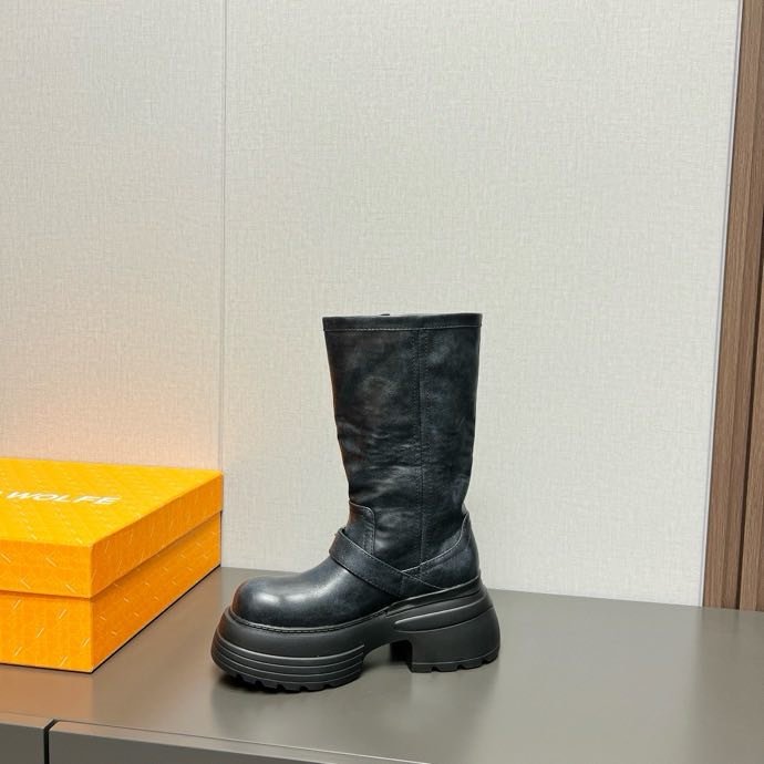 Boots on platform фото 8