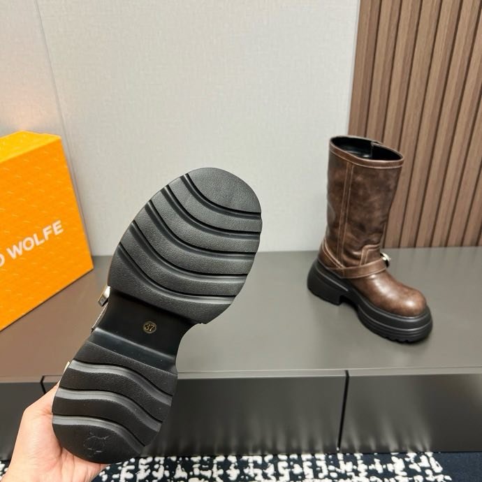 Boots on platform фото 9