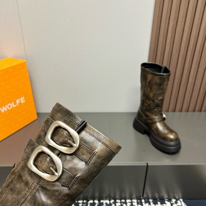 Boots on platform фото 9