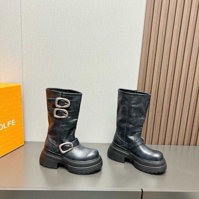 Boots on platform фото 9