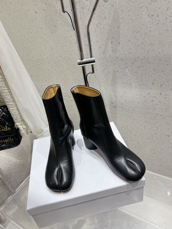 Ботинки Tabi кожаные с раздвоенным носком