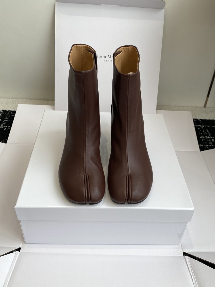 Ботинки Tabi кожаные с раздвоенным носком