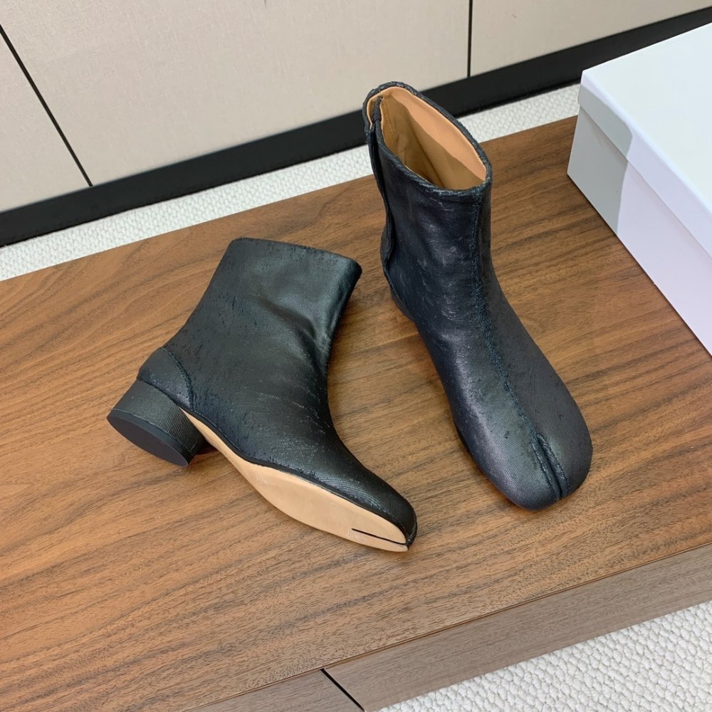 Ботинки Tabi кожаные с раздвоенным носком