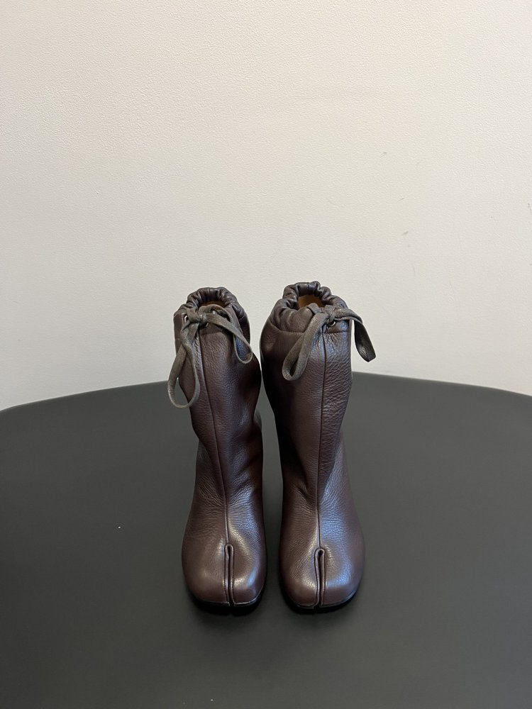 Ботинки Tabi кожаные с раздвоенным носком