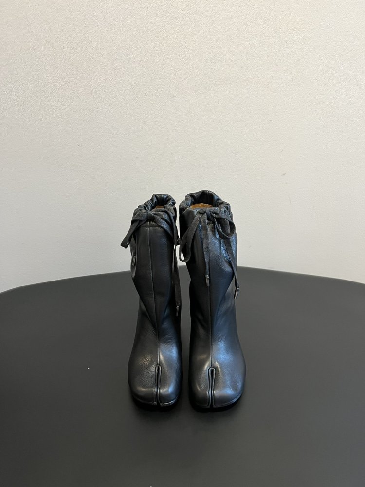 Ботинки Tabi кожаные с раздвоенным носком