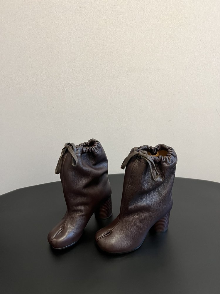 Ботинки Tabi кожаные с раздвоенным носком фото 2