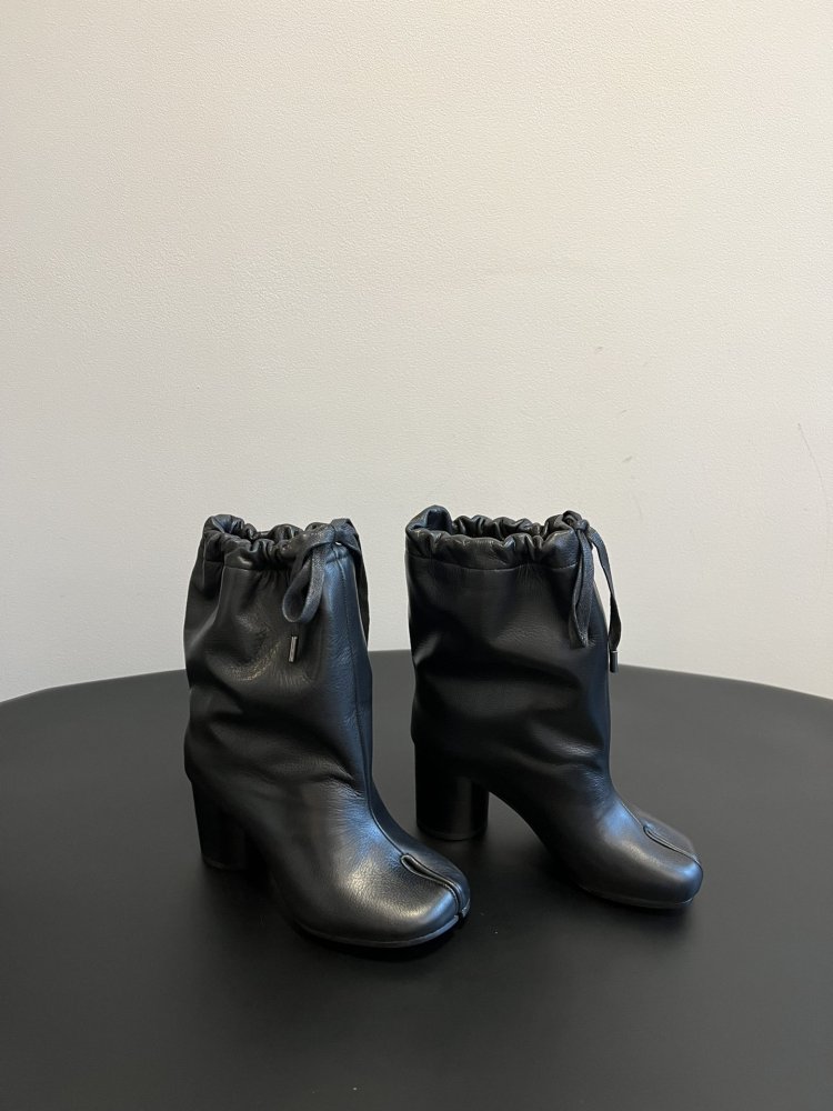 Ботинки Tabi кожаные с раздвоенным носком фото 2