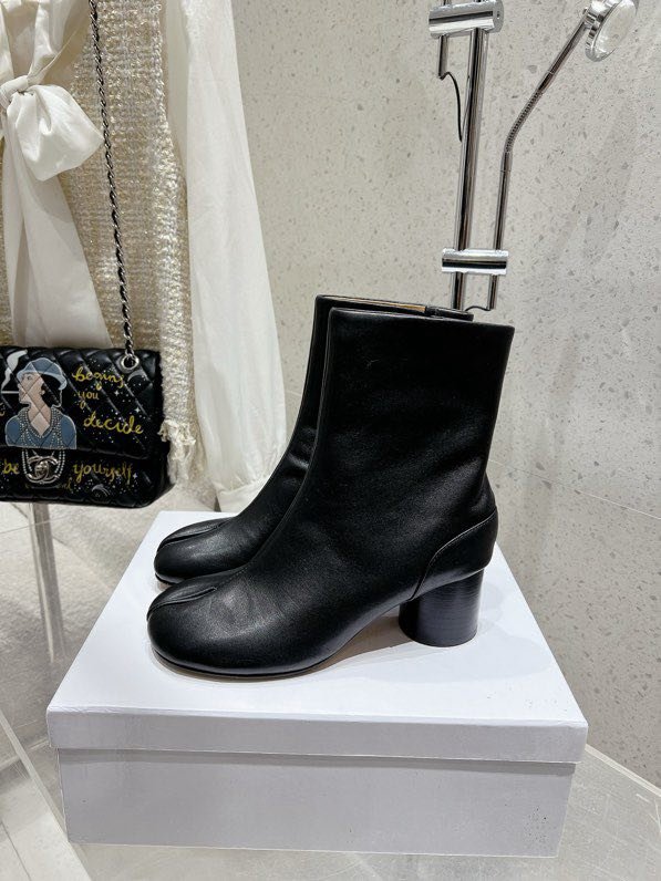 Ботинки Tabi кожаные с раздвоенным носком фото 3