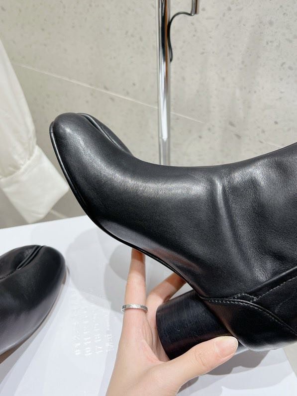 Ботинки Tabi кожаные с раздвоенным носком фото 4