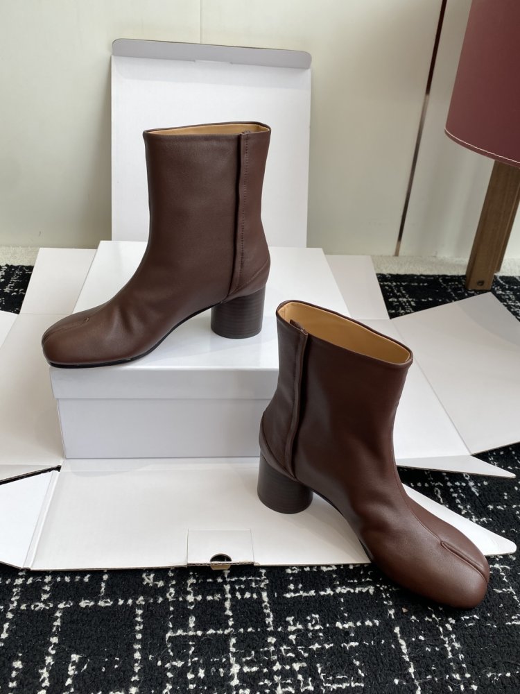 Ботинки Tabi кожаные с раздвоенным носком фото 5