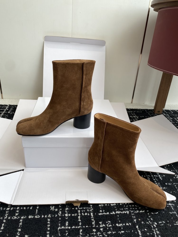 Ботинки Tabi кожаные с раздвоенным носком фото 5