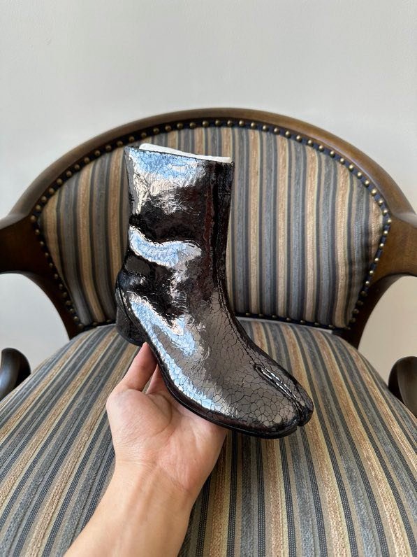 Ботинки Tabi кожаные с раздвоенным носком фото 5